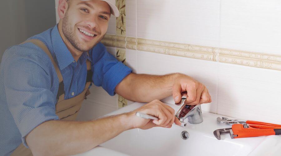 Leak Detection in Monmouth, IA
